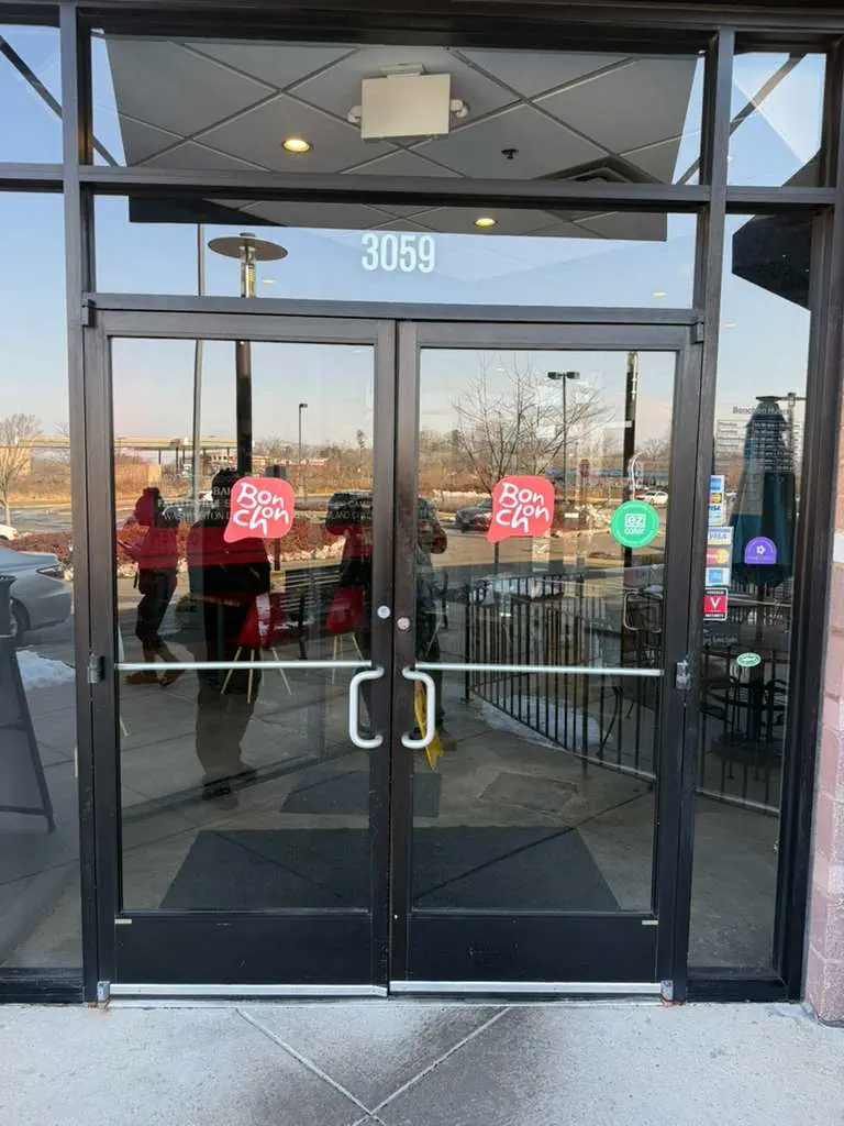 review-storefront